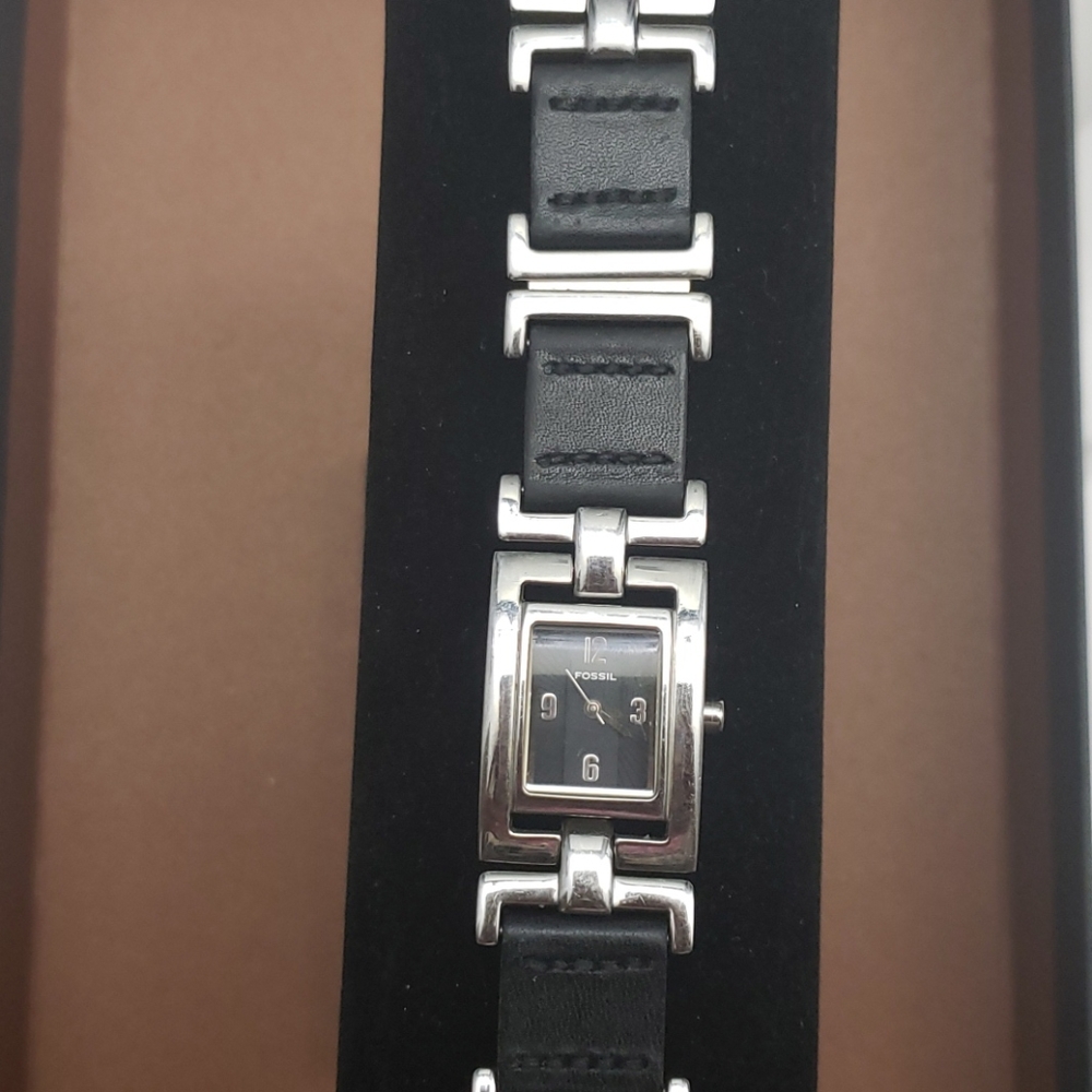 Fossil Watch - Picture 5 of 7